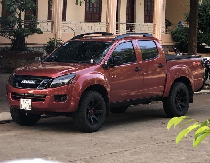 Isuzu dmax made in vietnam