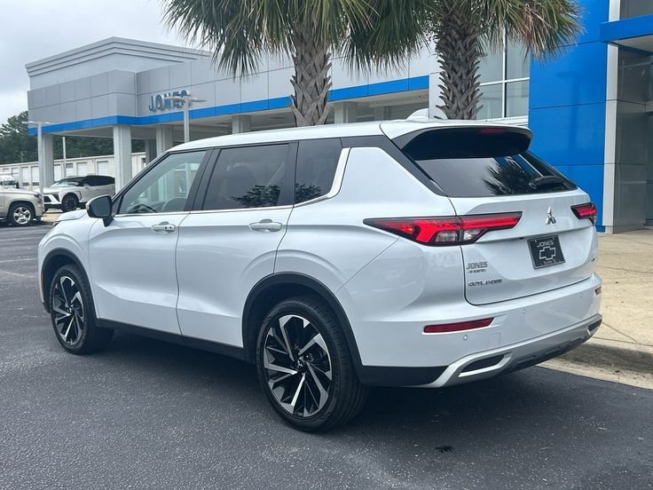 Used 2024 Mitsubishi Outlander